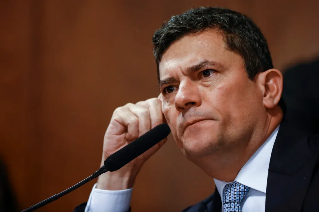 Lula foi omisso e Mendonça não teve alternativa, diz Moro sobre troca na PF