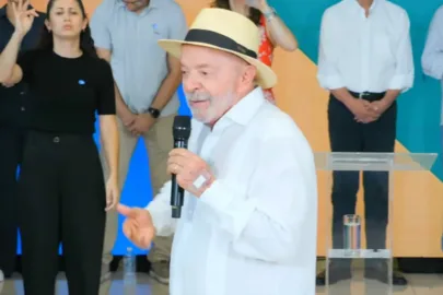 Lula grava programa eleitoral com foco na saúde e prepara nova ofensiva