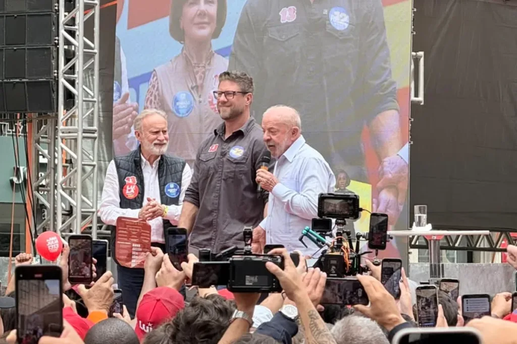 Lula: queda de sigilo vai desmascarar quem fez "putaria" junto com Vorcaro