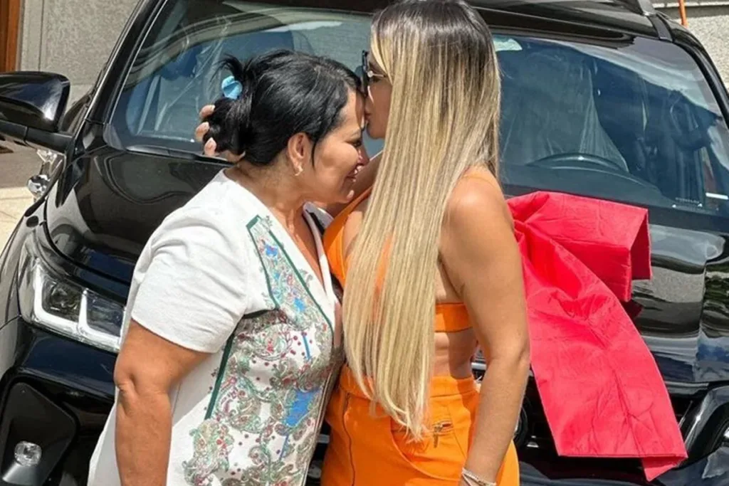 Mãe mostra carta que Deolane escreveu na prisão: "Escolhida de Deus"
