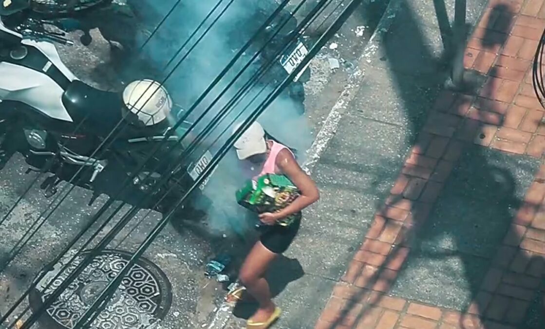 Manifestação com queima de fogos causa transtornos e quase termina em tragédia em Rio Branco