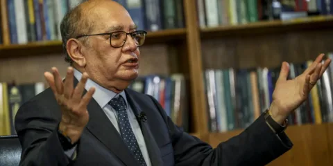 Mendes cita desequilíbrio eleitoral em afastamento de diretores da PF