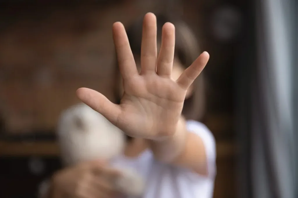 Menina filma ataque do próprio pai, que é preso por estupro de vulnerável