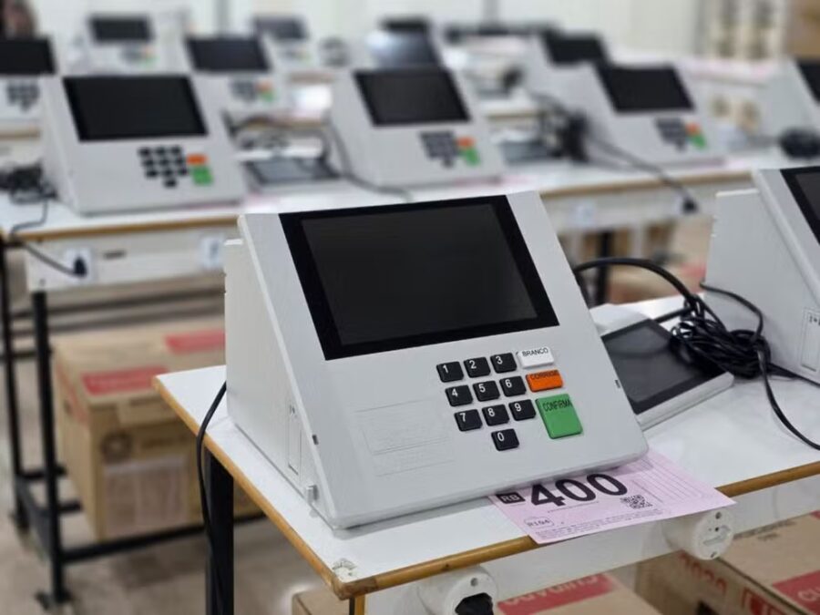 TRE-AC começa a lacrar urnas eletrônicas para as eleições de outubro