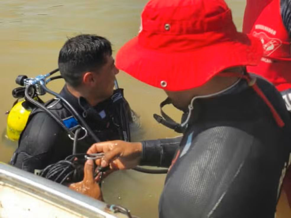 Buscas por menino de 4 anos desaparecido no Rio Purus em Manoel Urbano.