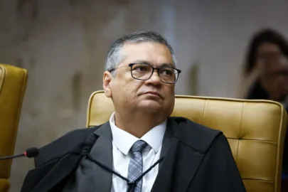Flávio Dino amplia investigação sobre Banco Master e Grupo Maya em concessões de cemitérios de São Paulo