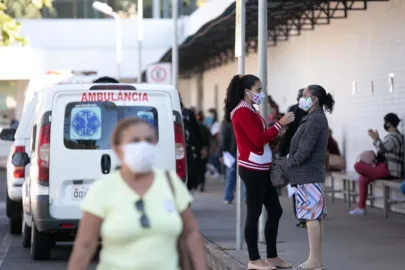 Mulheres, idosos e pobres lideram preocupação com saúde, aponta pesquisa