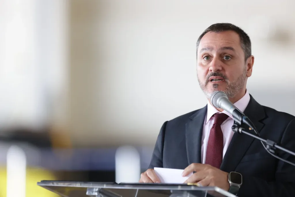 Novo pede ao STF prisão preventiva do diretor-geral afastado da PF