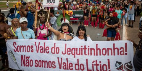 Maioria dos projetos no Congresso ameaçam indígenas, diz pesquisa