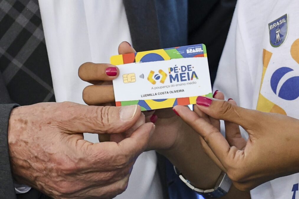 Pé-de-Meia começa a pagar parcela de setembro; veja quem recebe nesta quarta-feira