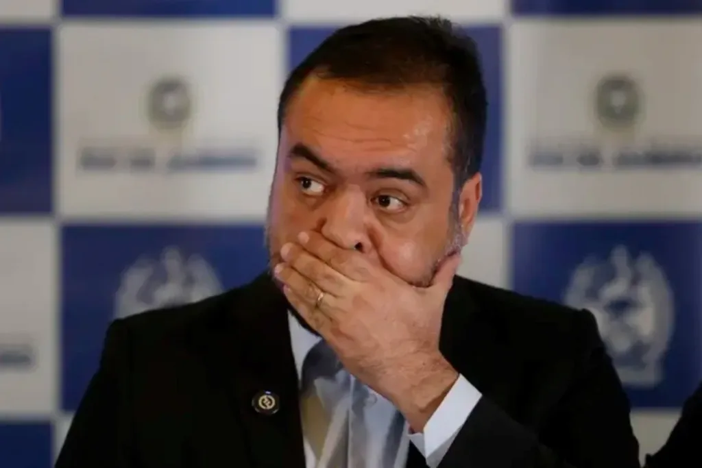 PF aponta uso do governo Castro para favorecer Refit e barrar rivais no RJ