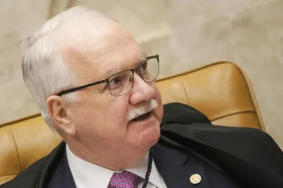 Pressionado, Fachin tenta conter crise e pauta para 15/9 o futuro de Moraes