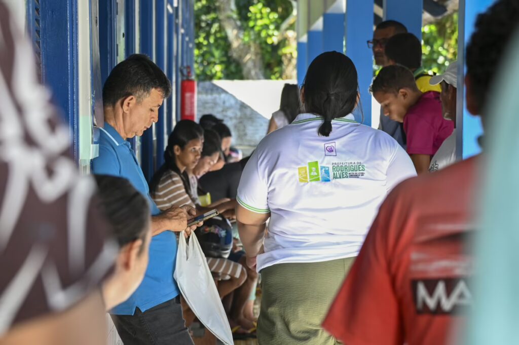 Projeto Cidadão oferece serviços gratuitos em Sena Madureira.