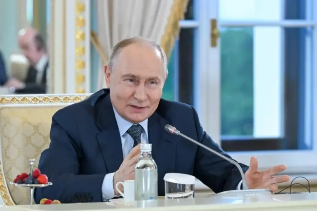 Putin ordena trégua em Kiev enquanto EUA apresenta acordo de paz