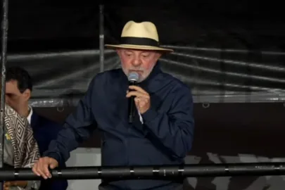"Quem legalizou o Master foi o Bolsonaro", diz Lula em ato de campanha