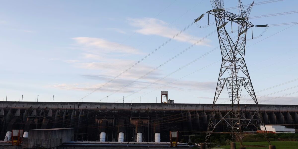 Após cinco meses, conta de luz voltará à bandeira verde em outubro