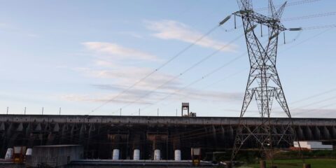 Após cinco meses, conta de luz voltará à bandeira verde em outubro