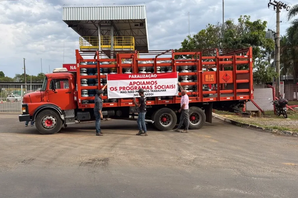 Revendedores de gás de cozinha protestam contra aumento do produto no DF