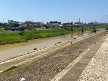 Rio Acre com nível de 1,64 metro em Rio Branco nesta terça-feira.