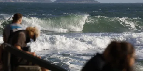 Rio terá dia de chuva, com temperatura em declínio e mar de ressaca