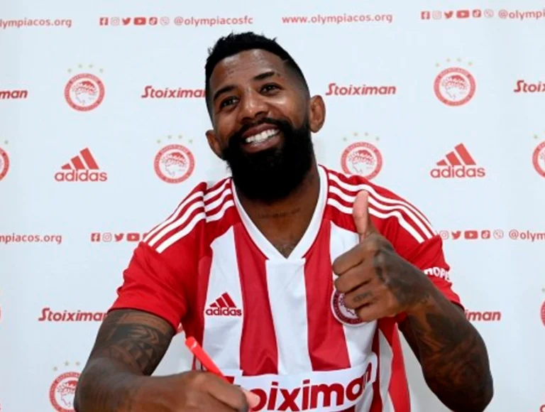 Santos encaminha retorno de Rodinei ao Brasil e espera definição de clube grego