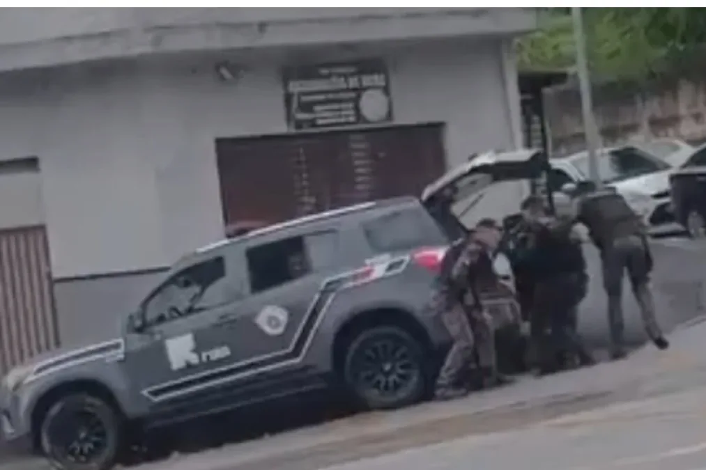 Rota mata motorista em SP e vídeo contradiz relato de troca de tiros