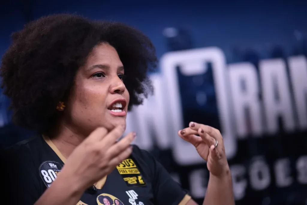 Samara Martins defende soberania no debate Metrópoles/Inteligência Ltda