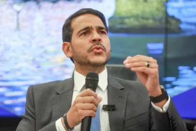 Sem citar PF, Messias defende atuação da AGU diante de crise institucional