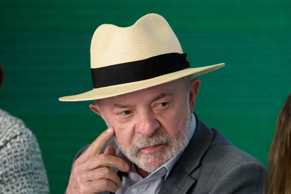 Sem mencionar Moraes, Lula rompe silêncio e grava vídeo sobre crise no STF
