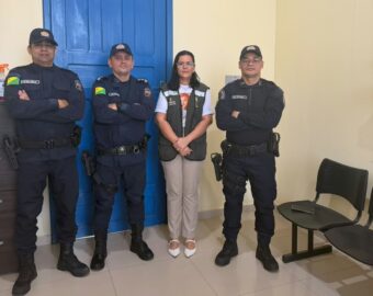 Fiscalização de trânsito em Sena Madureira durante festividades.