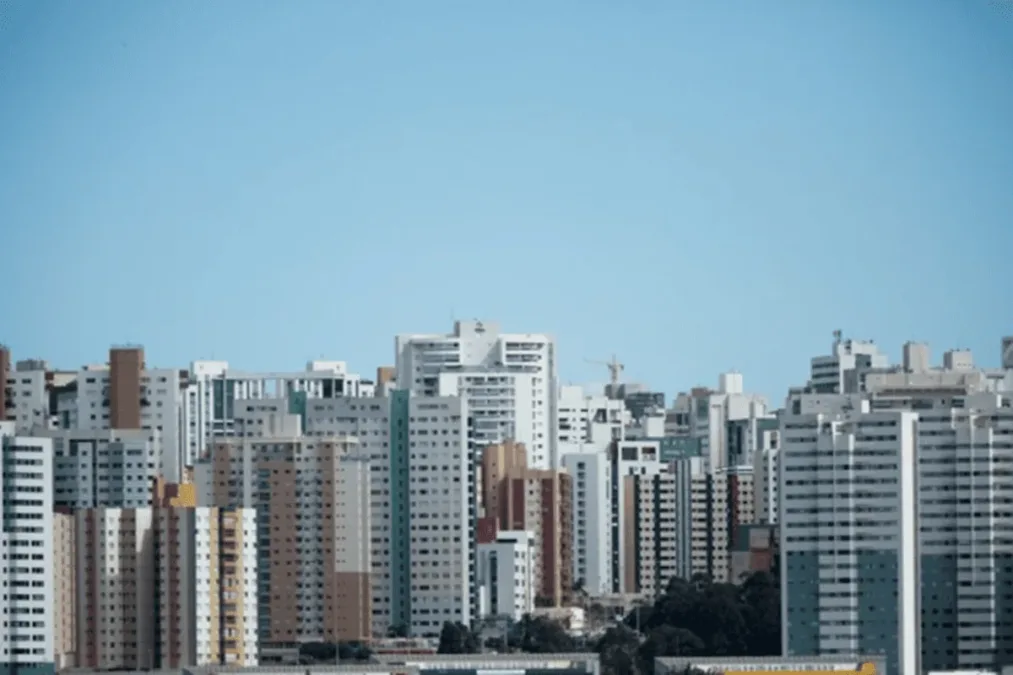 Serviços em redes de esgoto alteram trânsito em Águas Claras durante um mês
