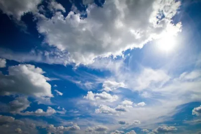Previsão do tempo no Acre nesta quinta-feira (24) com sol, nuvens e calor.