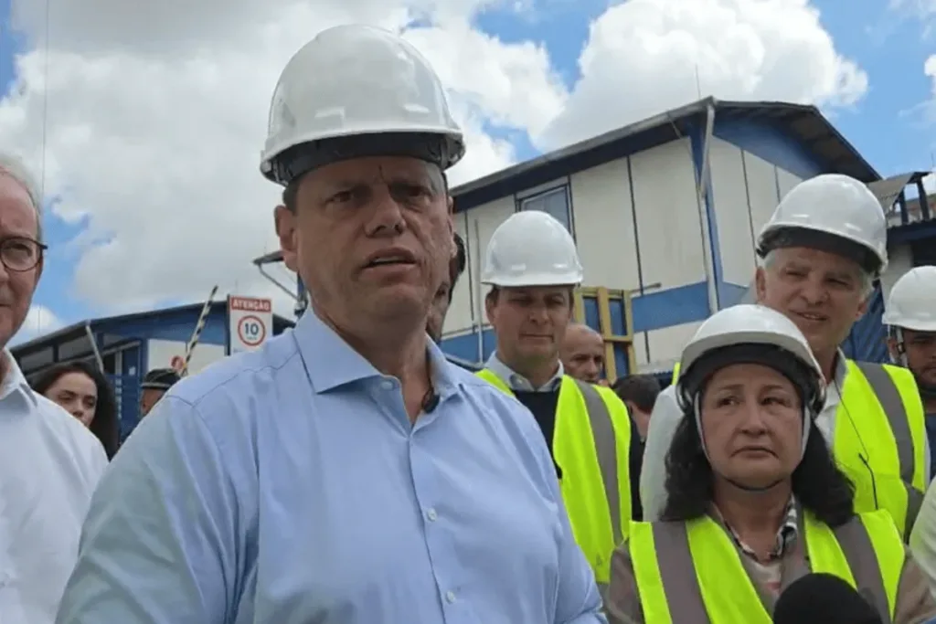Tarcísio grava em obras do governo de SP usando brecha em lei eleitoral