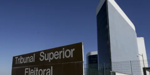 TSE rejeita ação para derrubar imagem de Bolsonaro feita por IA