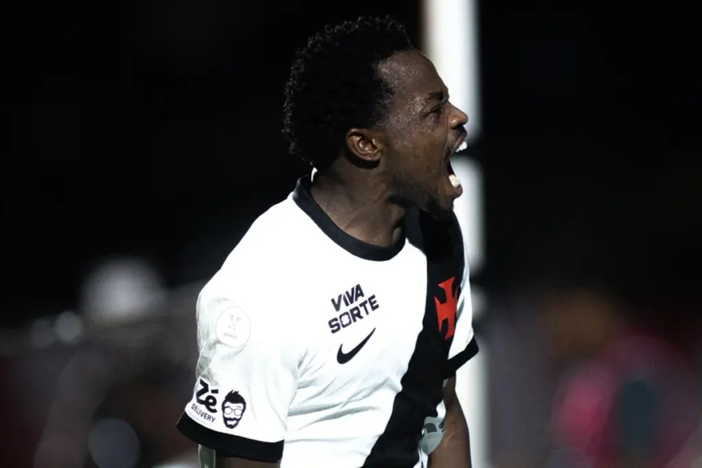 Vasco vence Vitória mais uma vez e avança para semifinal da Copa do Brasil