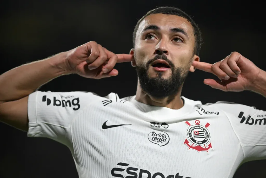 Zakaria Labyad, do Corinthians, se envolve em briga de torcidas no GTA